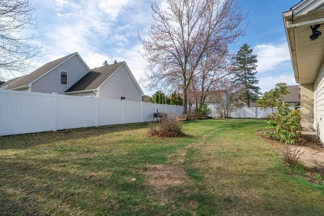734 W Hollis St, Nashua, NH 03062