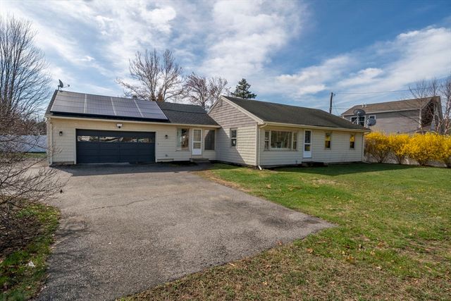 734 W Hollis St, Nashua, NH 03062