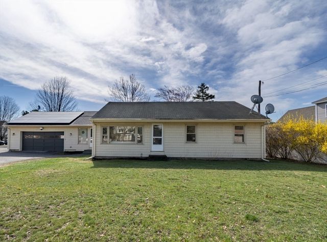 734 W Hollis St, Nashua, NH 03062