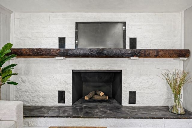 734 W Hollis St, Nashua, NH 03062