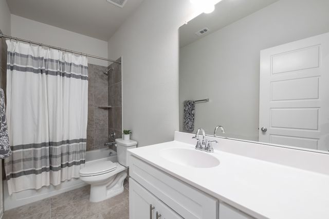 538 Cherry Hills Road, Red Oak, TX 75154