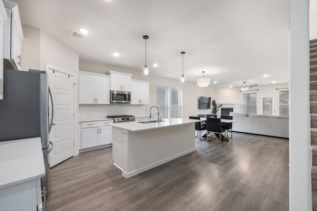 538 Cherry Hills Road, Red Oak, TX 75154