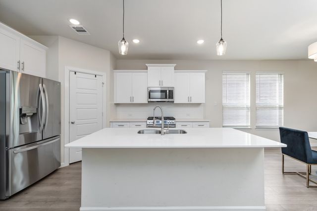 538 Cherry Hills Road, Red Oak, TX 75154