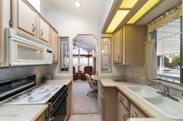 111 S GREENFIELD Road 627, Mesa, AZ 85206