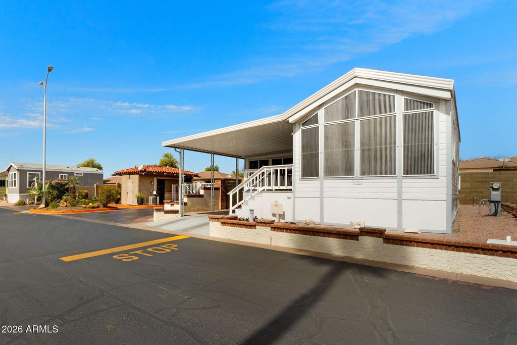 111 S GREENFIELD Road 627, Mesa, AZ 85206 — photo 2