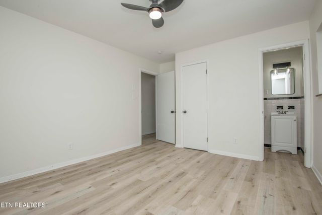 817 W Ridgecrest Drive, Kingston, TN 37763