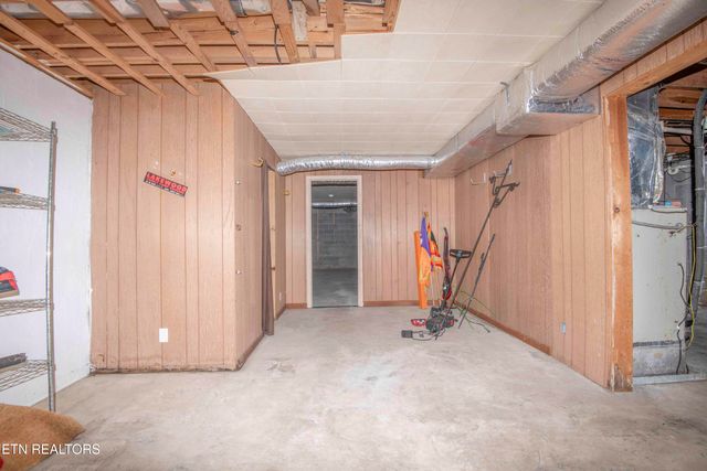 817 W Ridgecrest Drive, Kingston, TN 37763