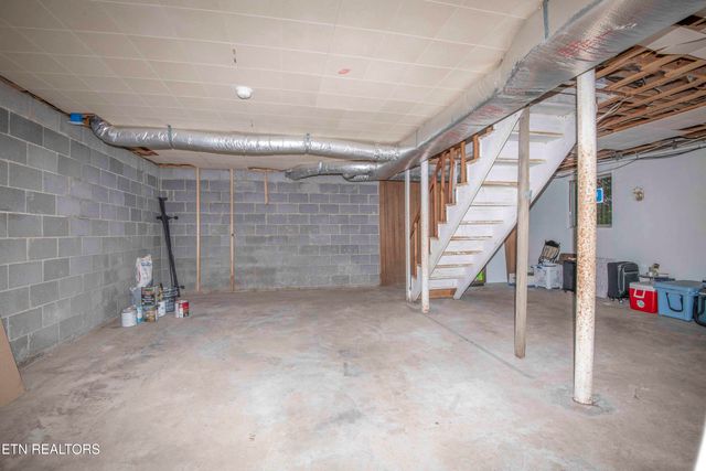 817 W Ridgecrest Drive, Kingston, TN 37763