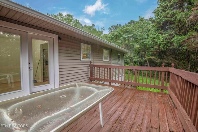 817 W Ridgecrest Drive, Kingston, TN 37763