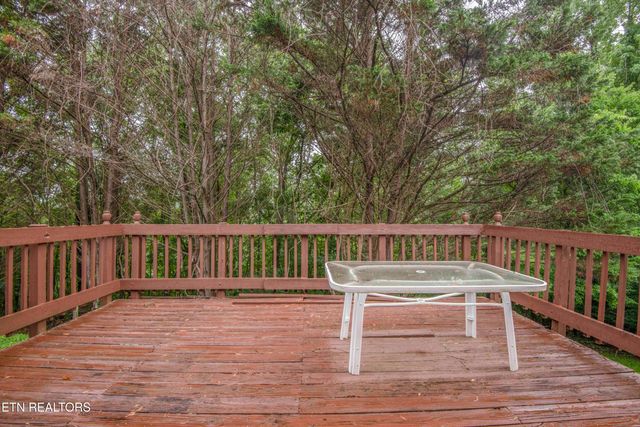 817 W Ridgecrest Drive, Kingston, TN 37763