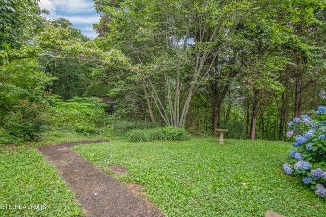 817 W Ridgecrest Drive, Kingston, TN 37763