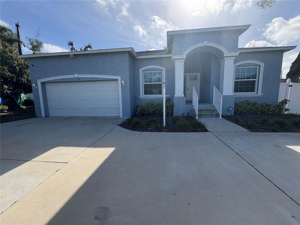 5575 113TH STREET, Seminole, FL 33772