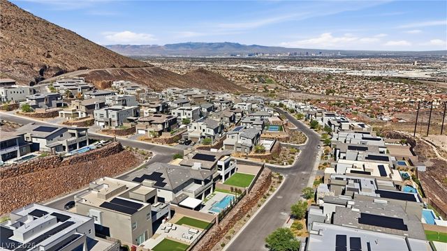 290 Natoire Court, Henderson, NV 89012