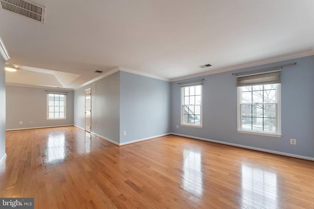 2859 CHERRY BRANCH LN, Herndon, VA 20171