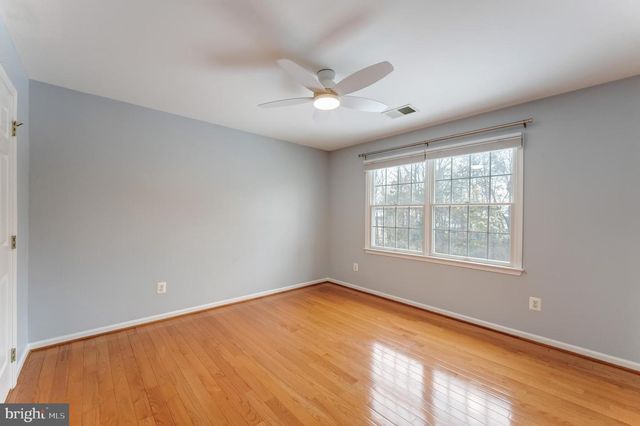 2859 CHERRY BRANCH LN, Herndon, VA 20171