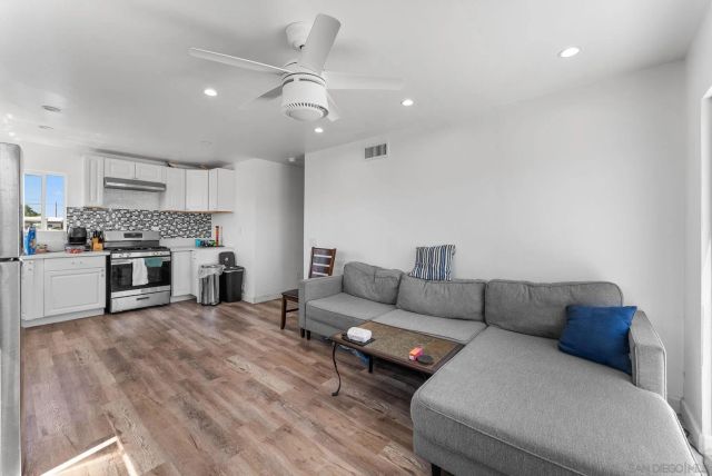 829 11th St, Imperial Beach, CA 91932