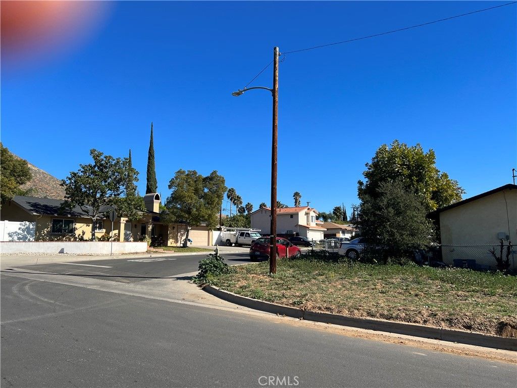 Image 4 of property listing at 0 LAKE, Lake Elsinore, CA 92530