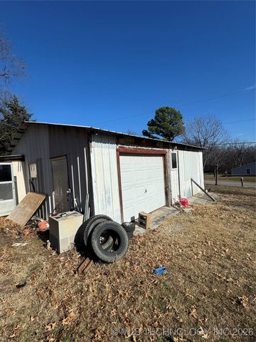 8782 S 432, Chouteau, OK 74337