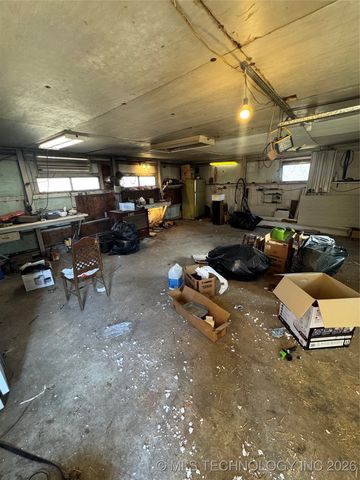 8782 S 432, Chouteau, OK 74337