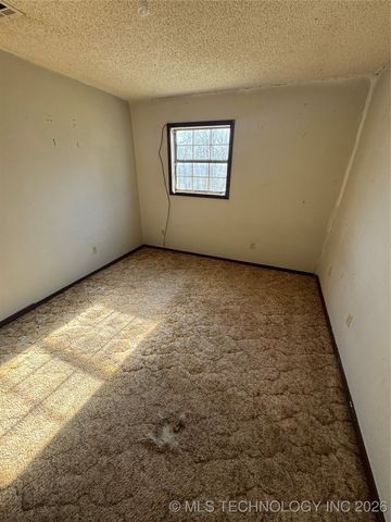 8782 S 432, Chouteau, OK 74337