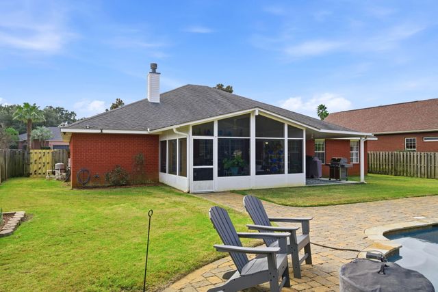 1635 Woodlawn Way, Gulf Breeze, FL 32563