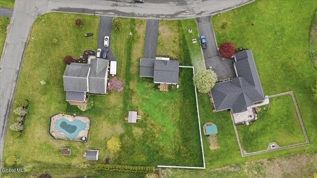 34 Eagle Lane, Halfmoon, NY 12118