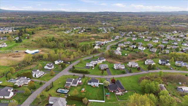 34 Eagle Lane, Halfmoon, NY 12118
