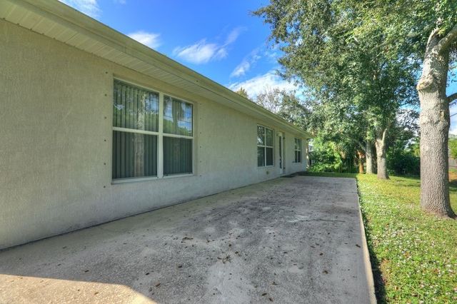 726 Beard Avenue, Sebastian, FL 32958