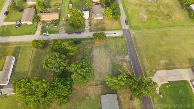 809 NE 5th Street, Wagoner, OK 74467