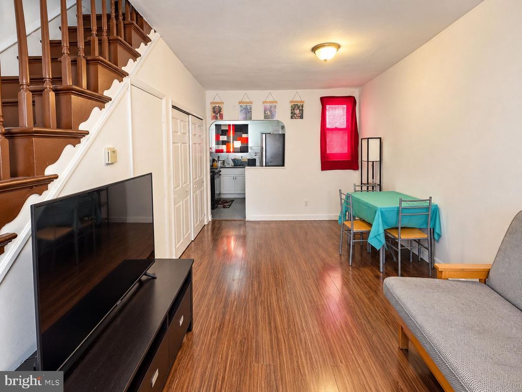 2005 S CROSSKEY ST, PHILADELPHIA, PA 19145 — photo 2