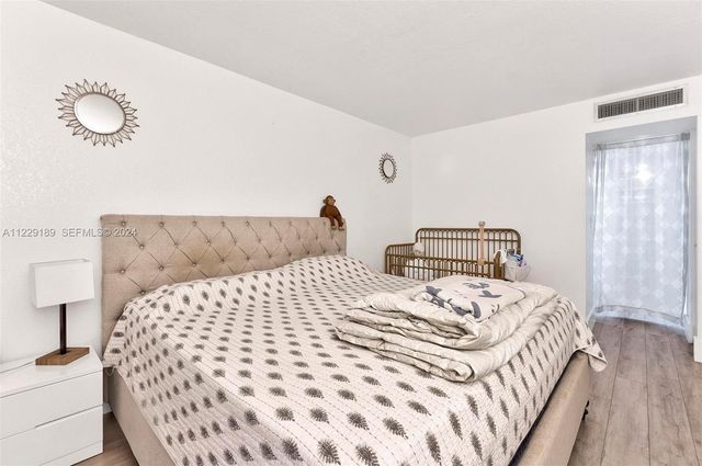 3401 N Country Club Drive 406, Aventura, FL 33180