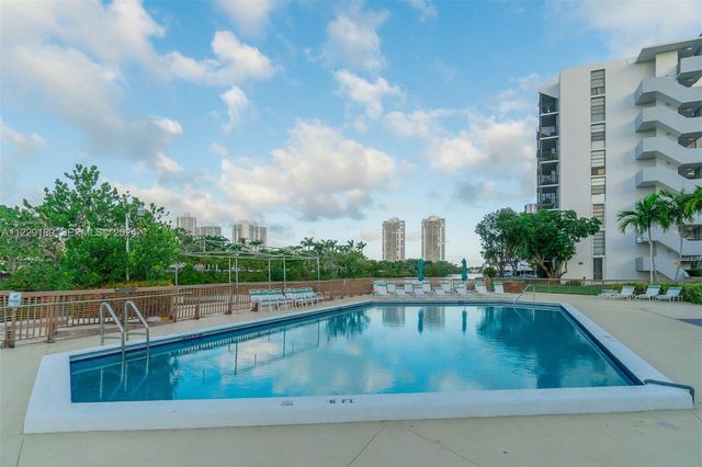 3401 N Country Club Drive 406, Aventura, FL 33180