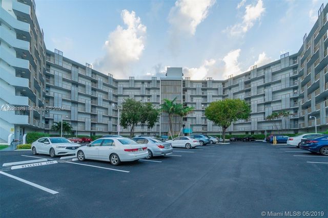 3401 N Country Club Drive 406, Aventura, FL 33180