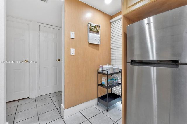 3401 N Country Club Drive 406, Aventura, FL 33180