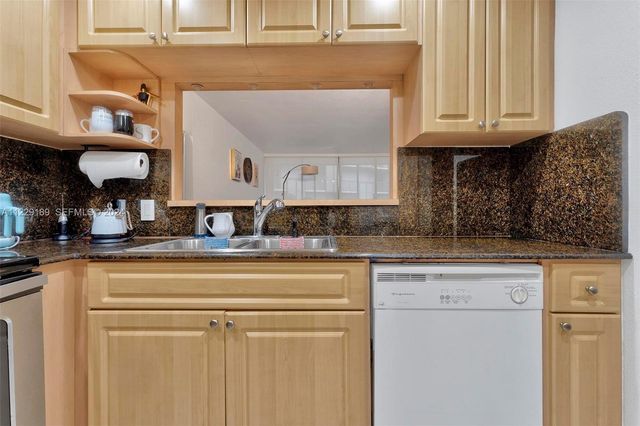 3401 N Country Club Drive 406, Aventura, FL 33180