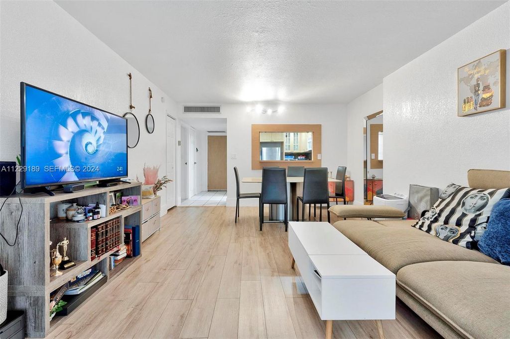 3401 N Country Club Drive 406, Aventura, FL 33180