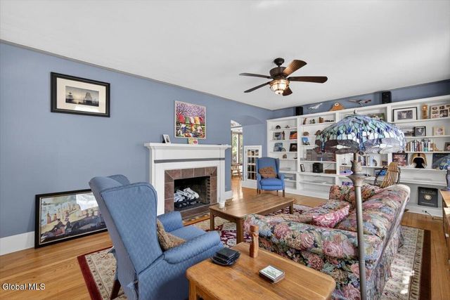 33 Washington Road, Scotia, NY 12302