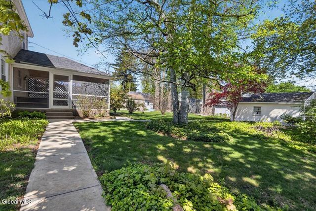 33 Washington Road, Scotia, NY 12302