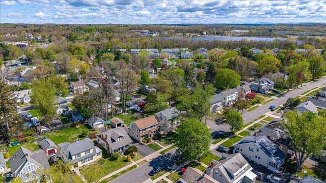 33 Washington Road, Scotia, NY 12302