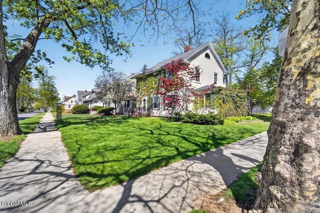 33 Washington Road, Scotia, NY 12302