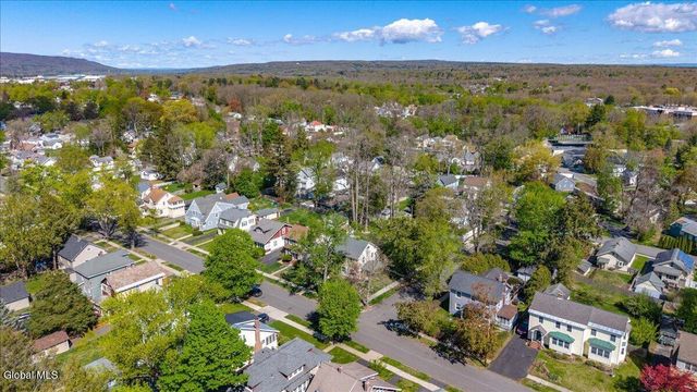 33 Washington Road, Scotia, NY 12302
