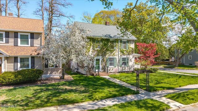 33 Washington Road, Scotia, NY 12302