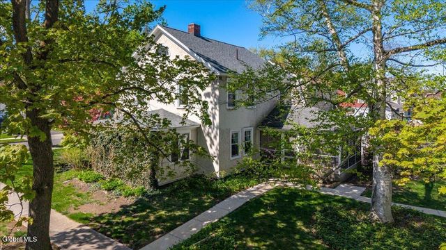 33 Washington Road, Scotia, NY 12302