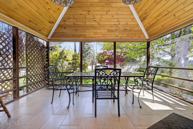 33 Washington Road, Scotia, NY 12302