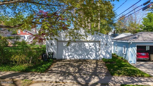 33 Washington Road, Scotia, NY 12302