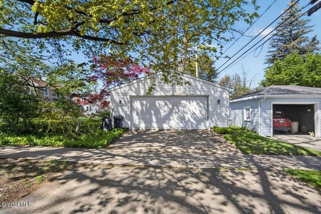 33 Washington Road, Scotia, NY 12302