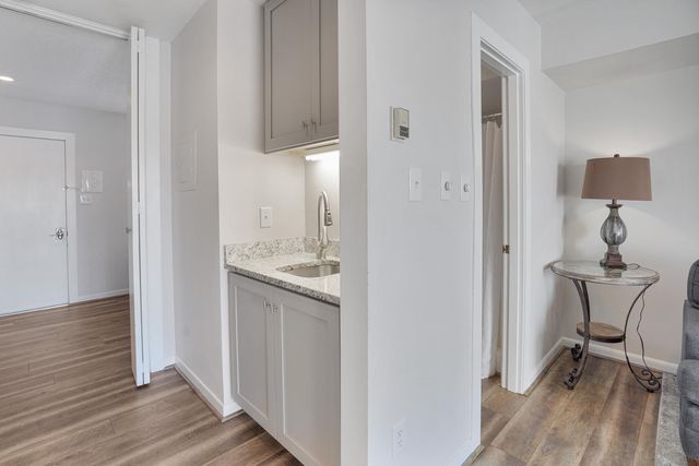 1085 Bluewater Dr Unit 120, Moneta, VA 24121