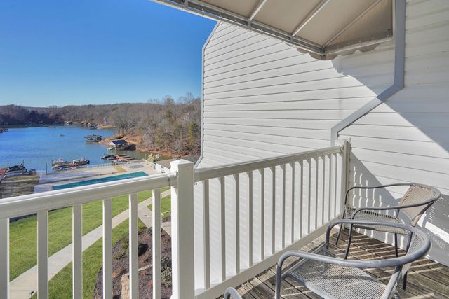 1085 Bluewater Dr Unit 120, Moneta, VA 24121