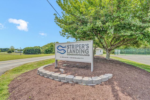 1085 Bluewater Dr Unit 120, Moneta, VA 24121