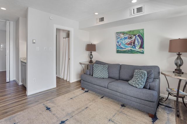 1085 Bluewater Dr Unit 120, Moneta, VA 24121